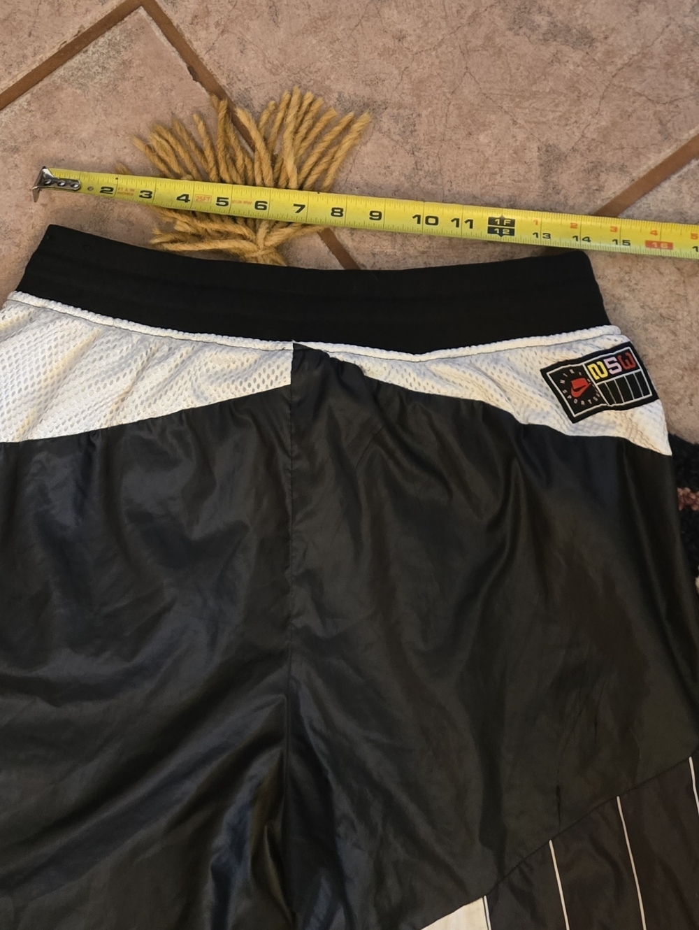 🔥🔥Nike Black Patchwork Bandana-Accent Track Pants🔥🔥 SIZE L WOMENS - Picture 6 of 6